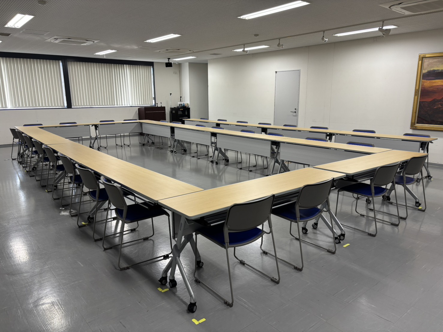 3階 大会議室Aロの字型