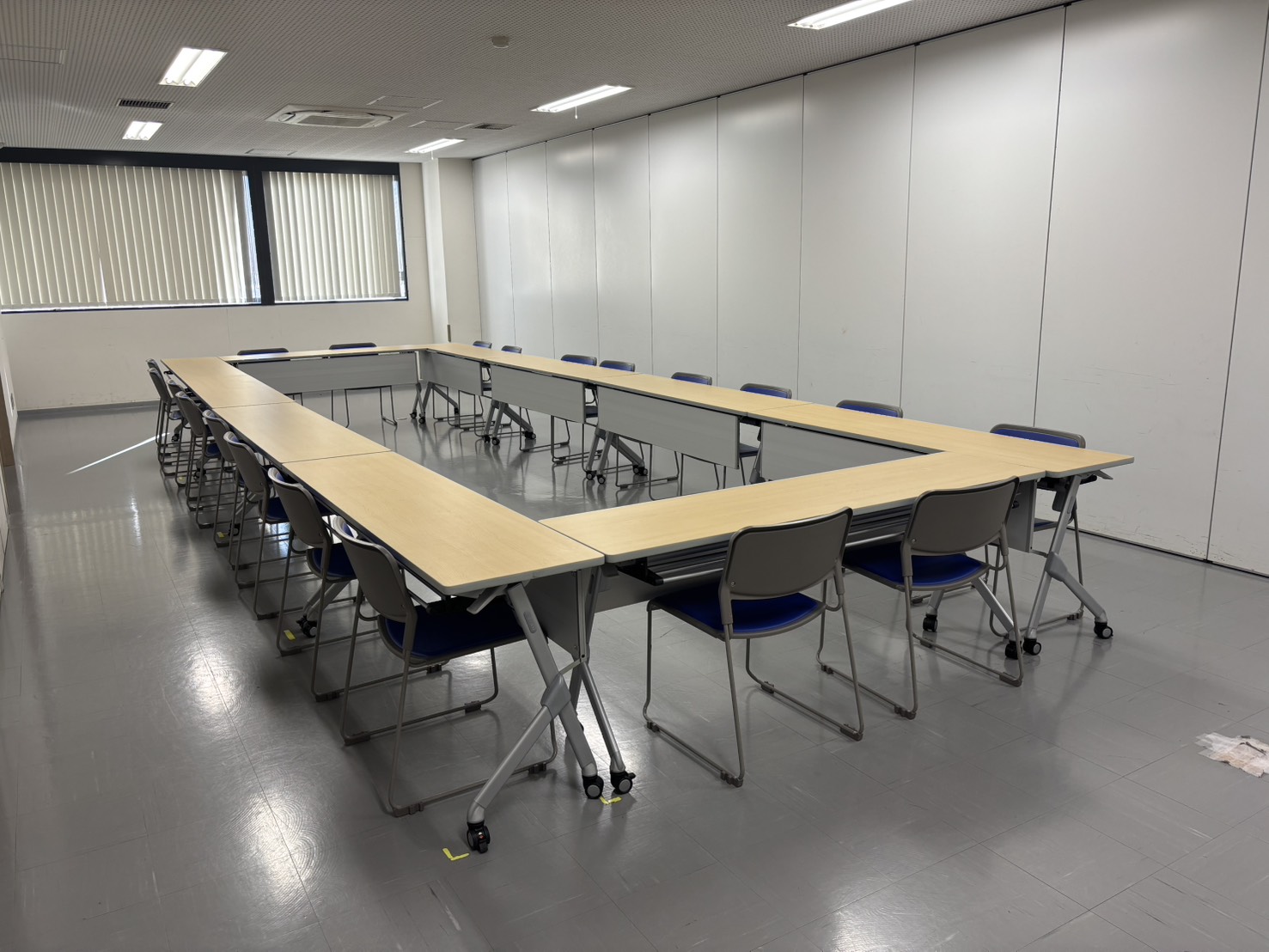 3階 大会議室Bロの字型